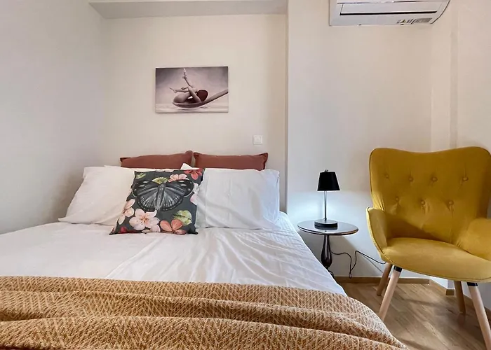 Athenean Bnb - Modern Apartments Near Marina Flisvos